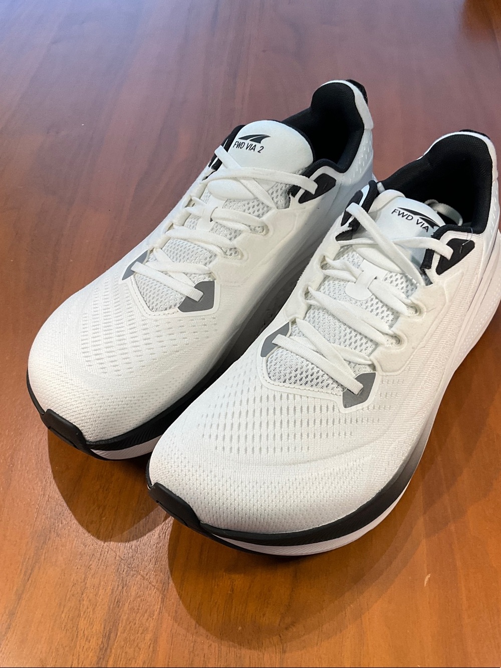 FWD Via 2 Altra Men's White and Black Athletic Running Shoes sample